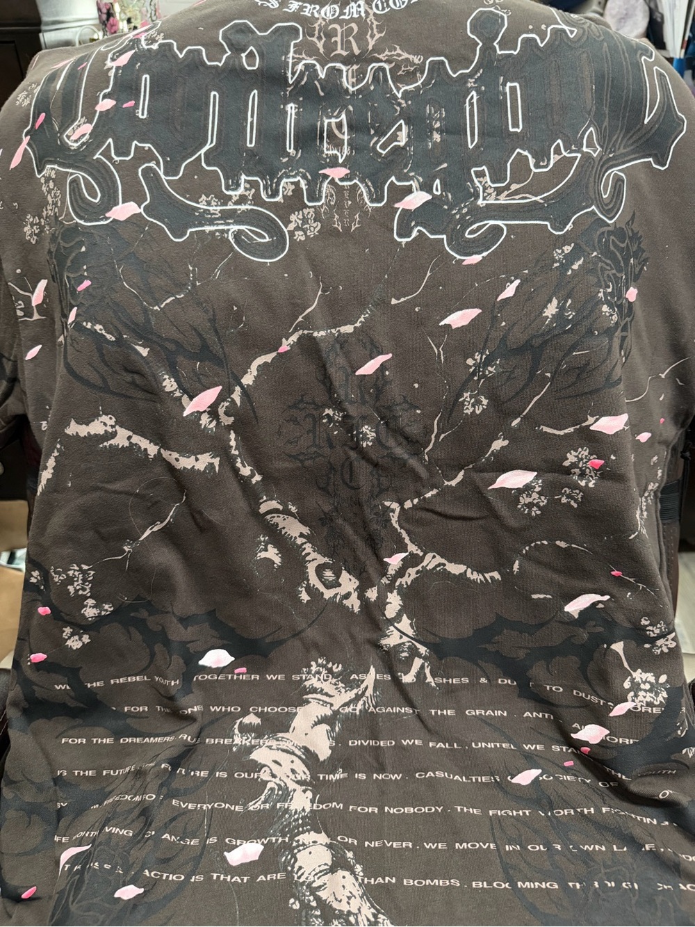 Men's Medium Oversized Bleach Graphic Tree Tee with Pink Accents